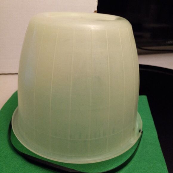 Plastic Ghost 5 Quart Bucket - Picture 3 of 5